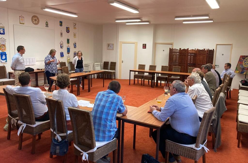 Nous présentons Avallangues lors d’une réunion du Rotary Club Avallon Vézelay